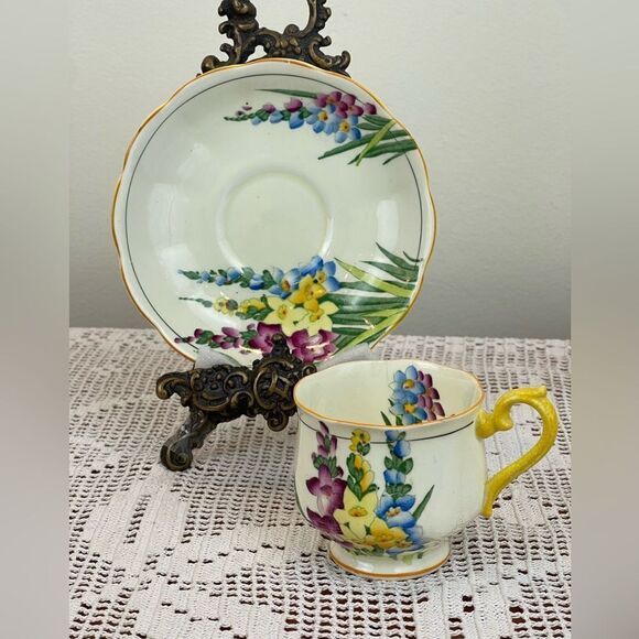 Vintage Royal Albert Crown China Tea Cup and Saucer || 1920-1930’s Circa || - Picture 1 of 10